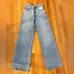 Levi’s Ribcage Wide-Leg jeans NWT